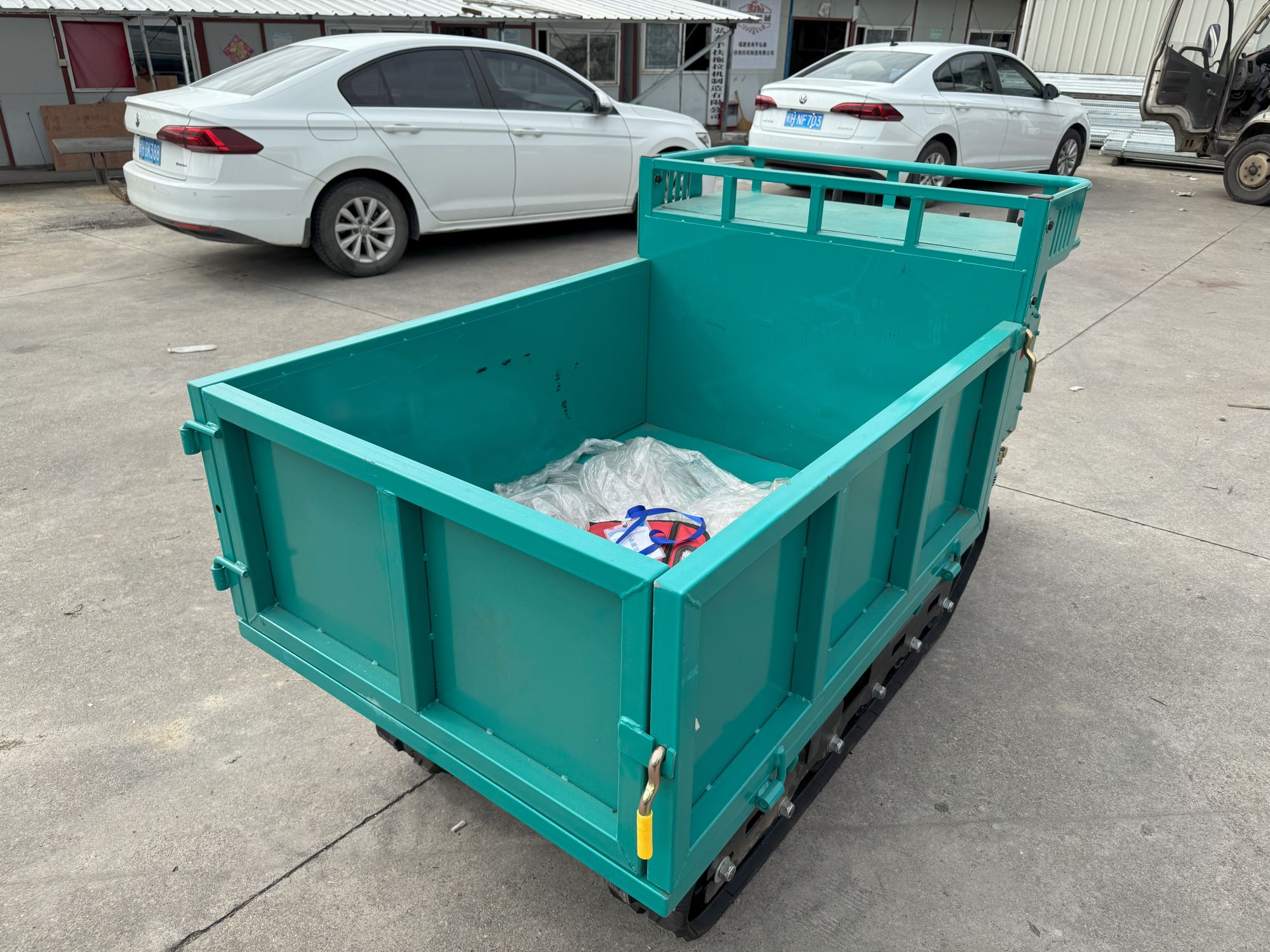 mini tracked transport vehicle