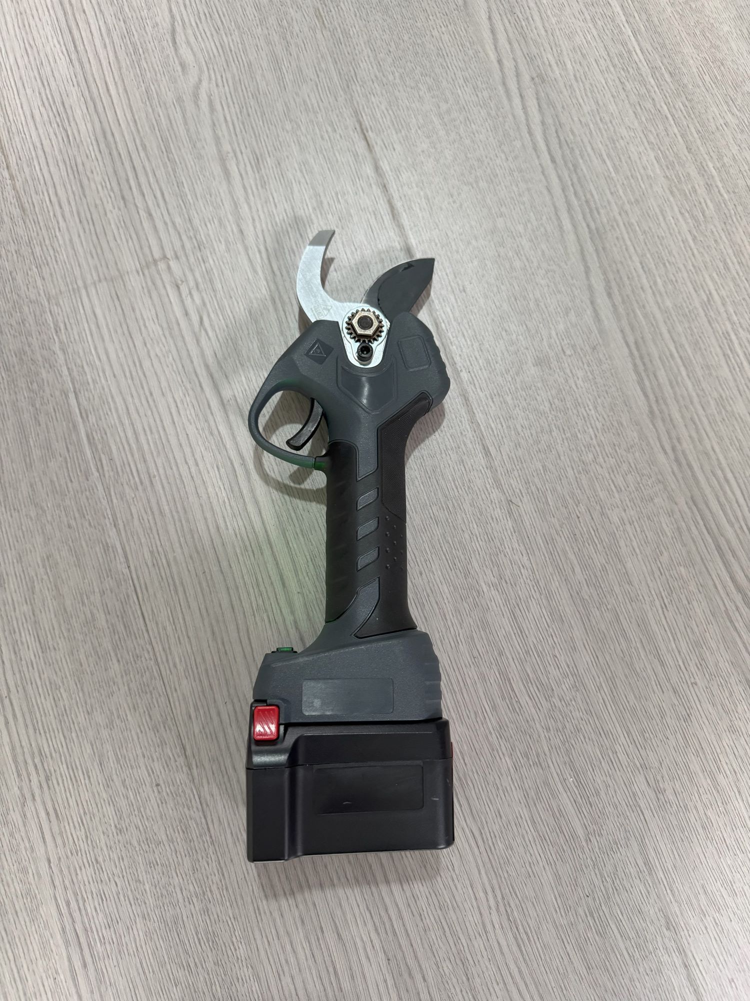 Electric Pruning Shears