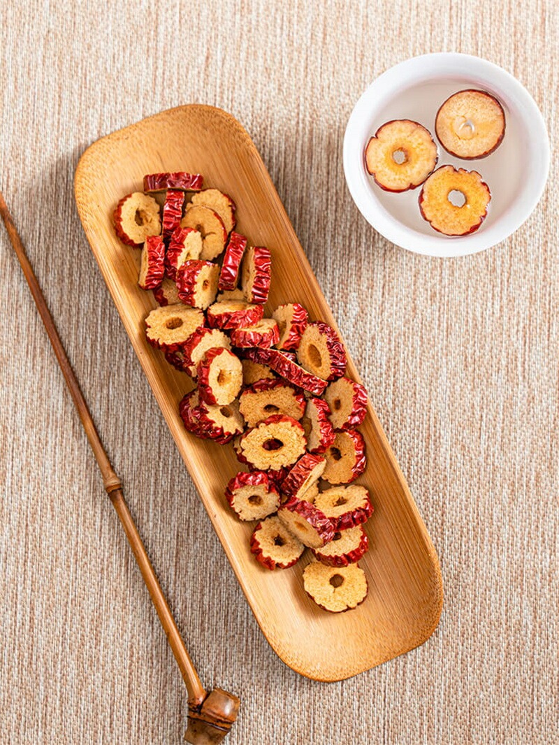 なつめチップス なつめ茶 無添加 健康食品 薬膳 ナツメ ドライ 化学肥料農薬不使用 食材 料理 栄養 低温乾燥 種抜き済み 油 砂糖など一切不使用