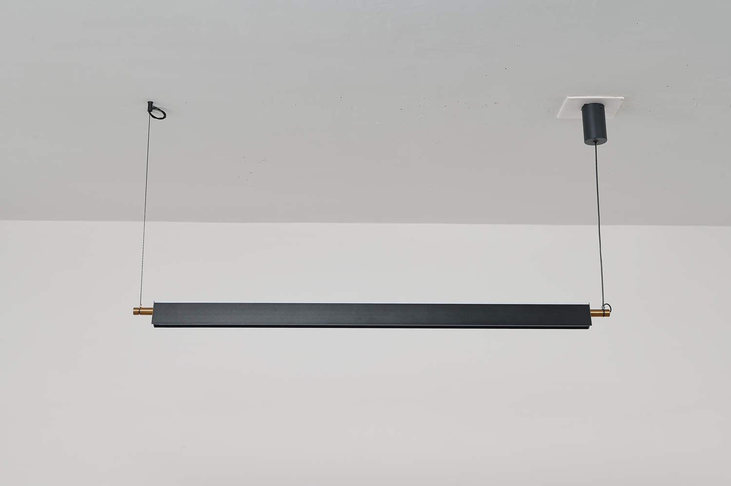 左輪極簡餐廳吊燈