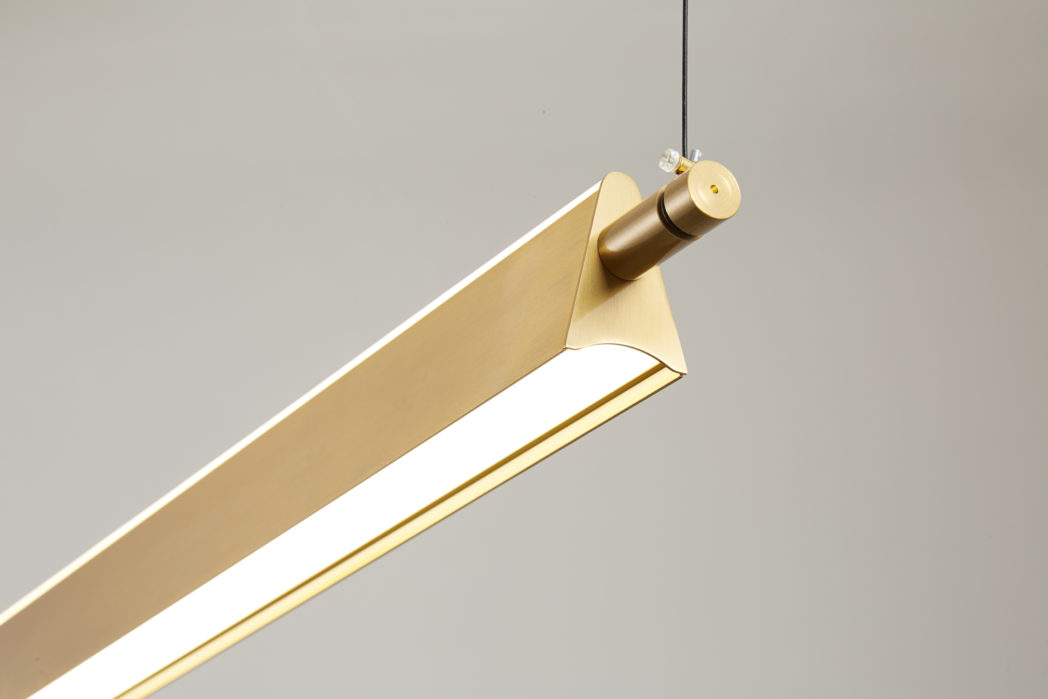 左輪極簡餐廳吊燈