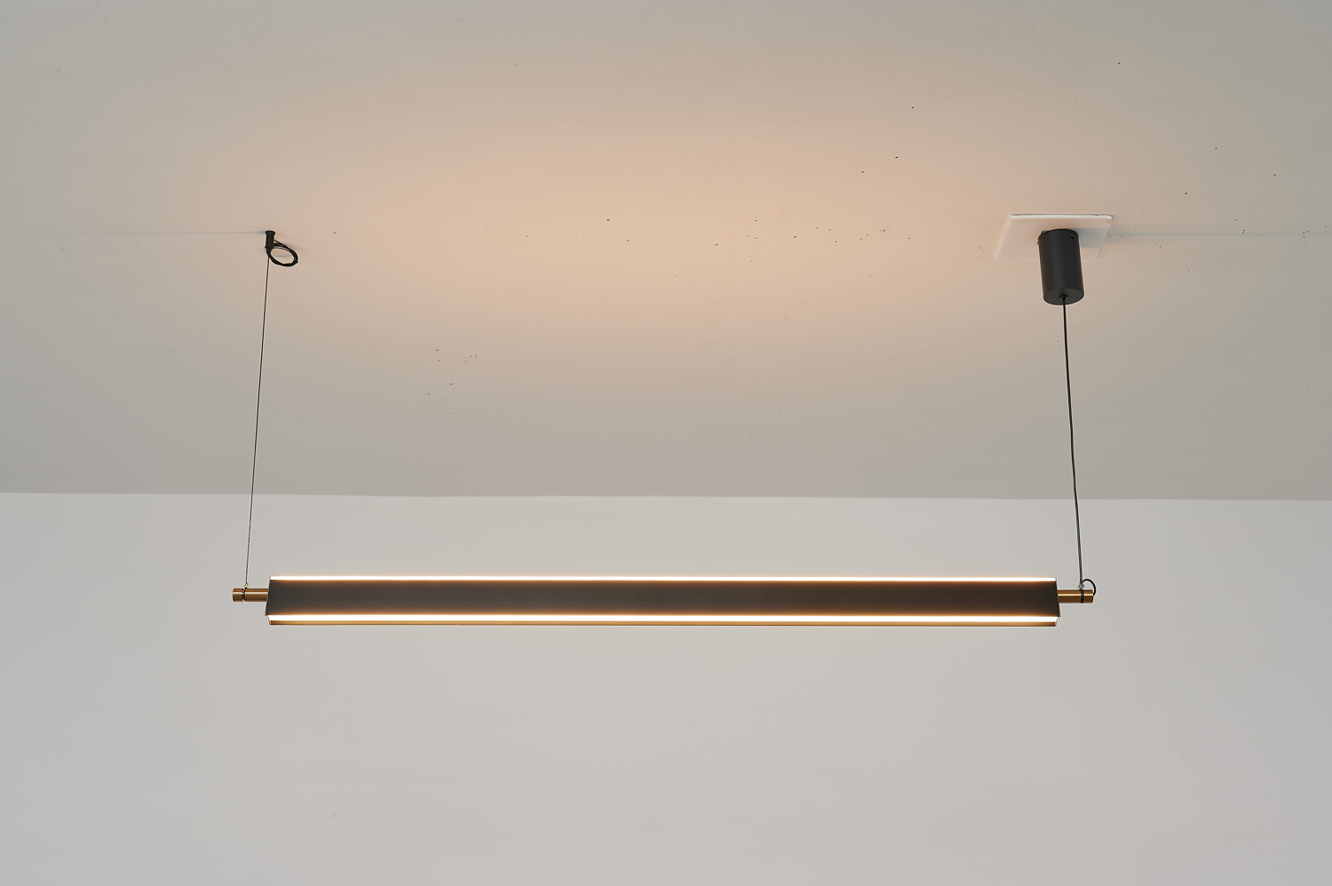 左輪極簡餐廳吊燈