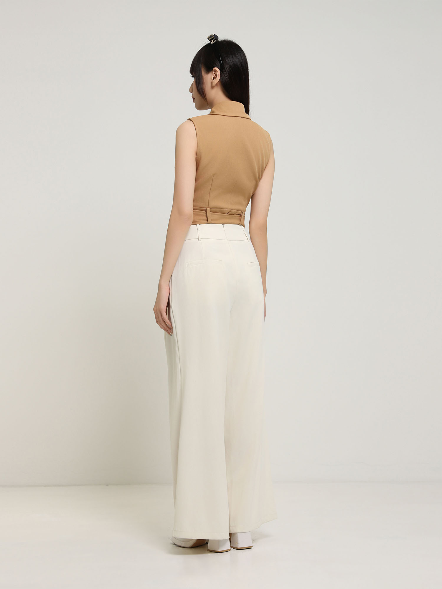 Sleeveless With Belt Top AC912