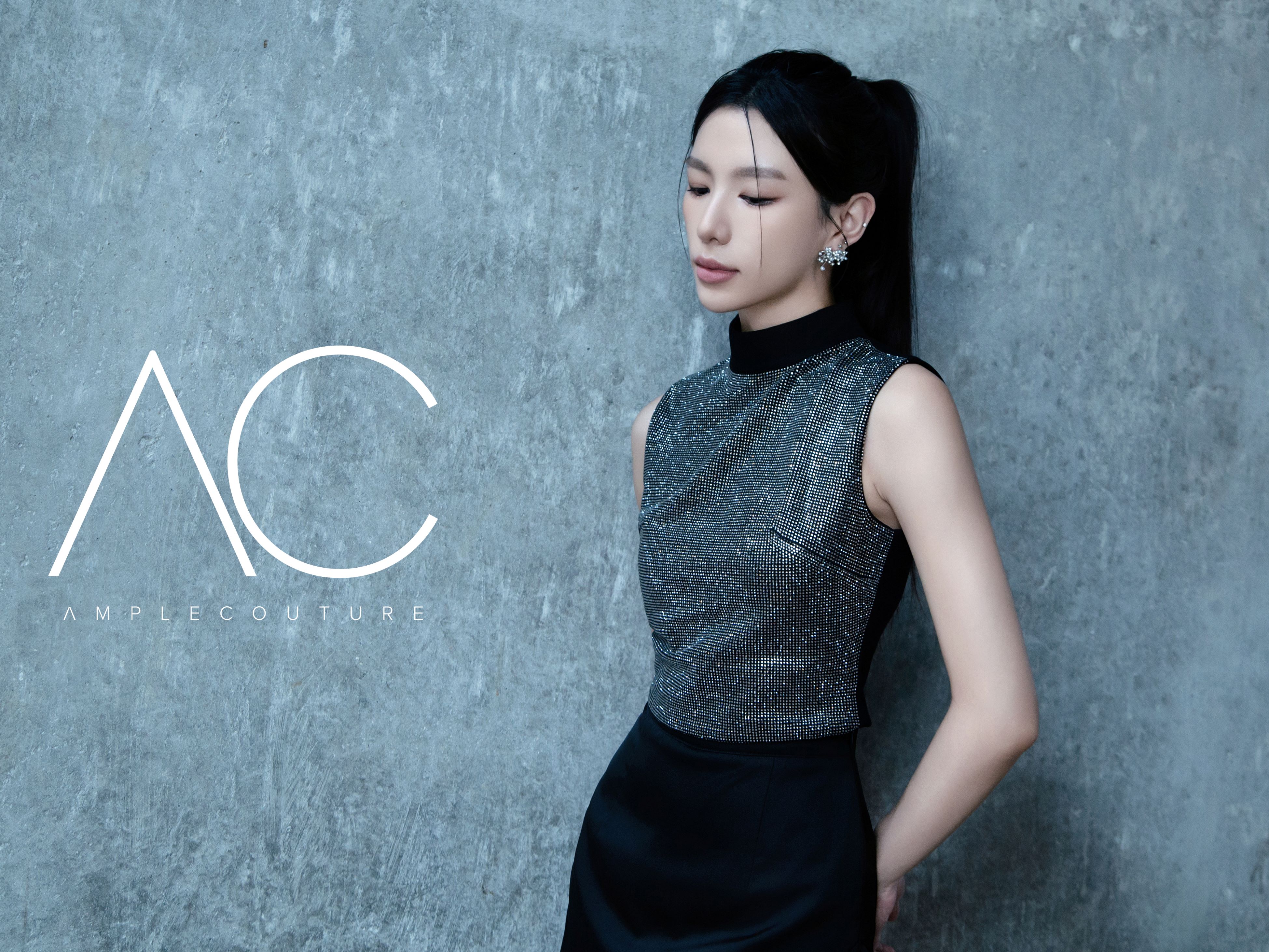 Sleeveless Back Zip Front Decorative Diamond Top AC823