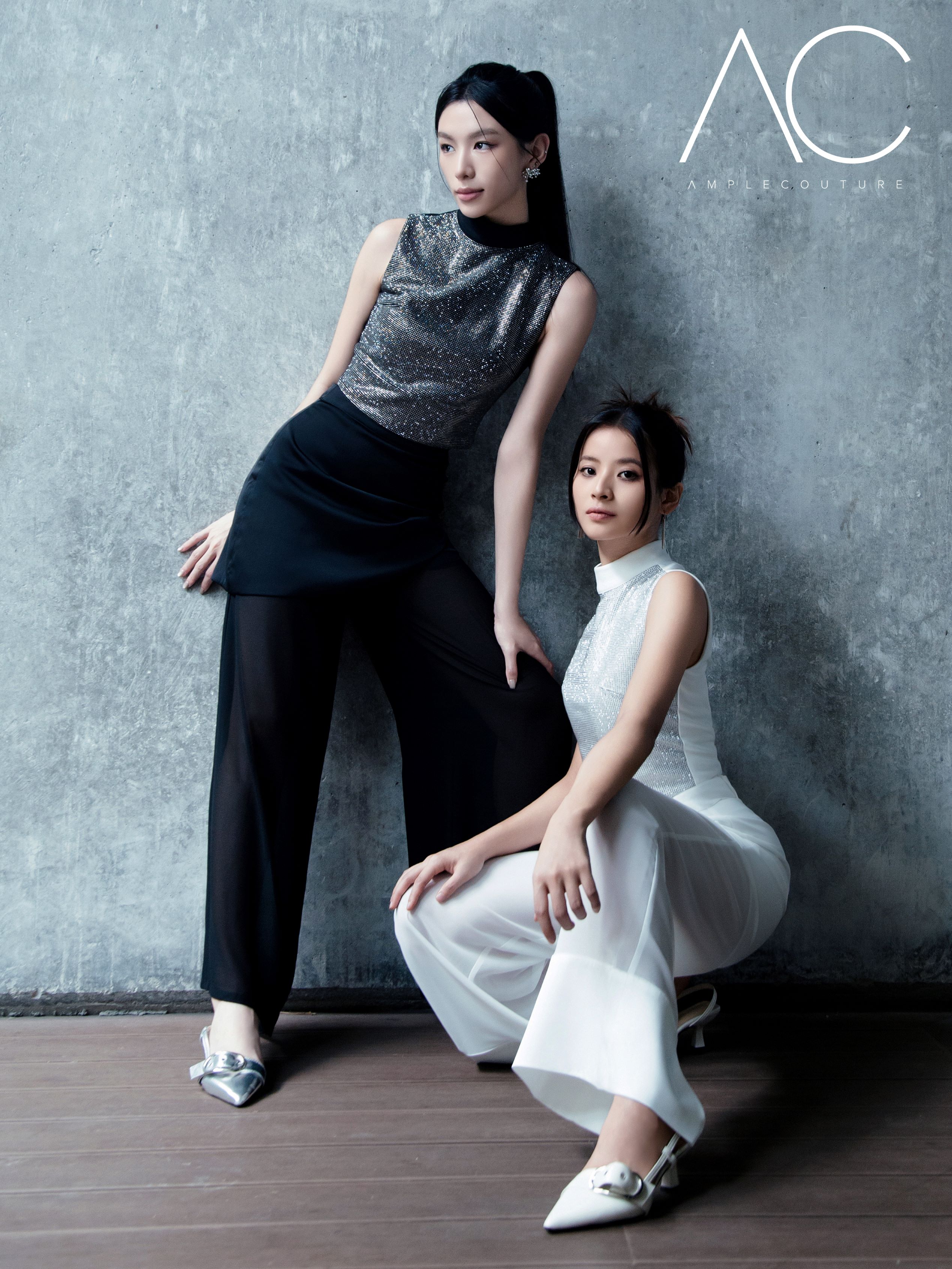 Sleeveless Back Zip Front Decorative Diamond Top AC823