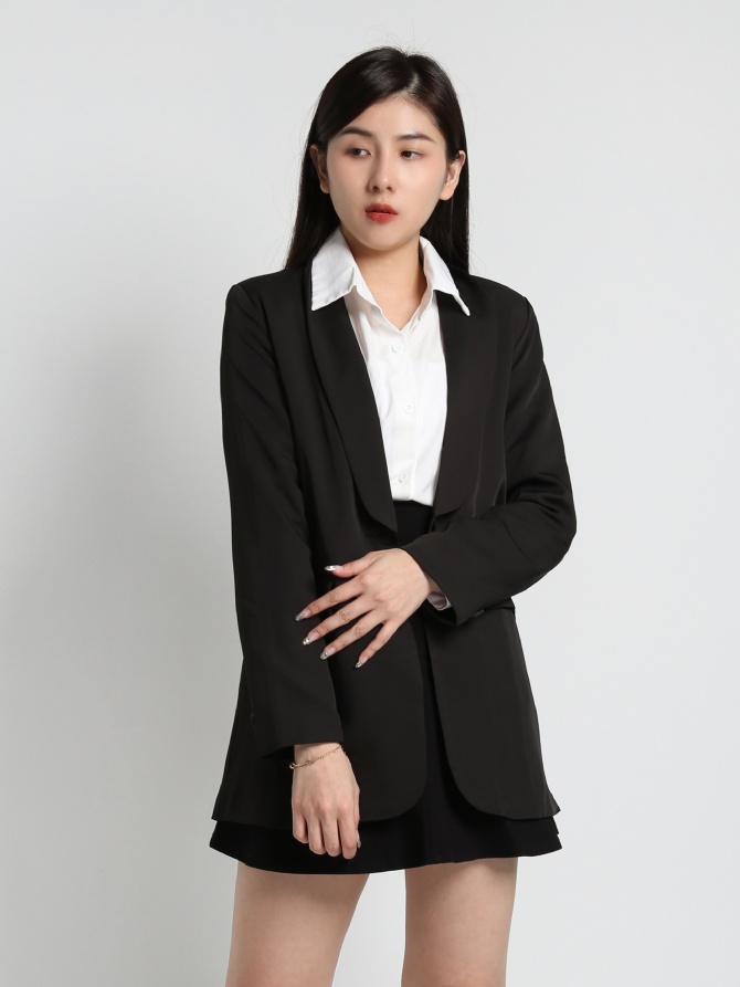 Collared Long Sleeve Front Buttton Blazer 17923