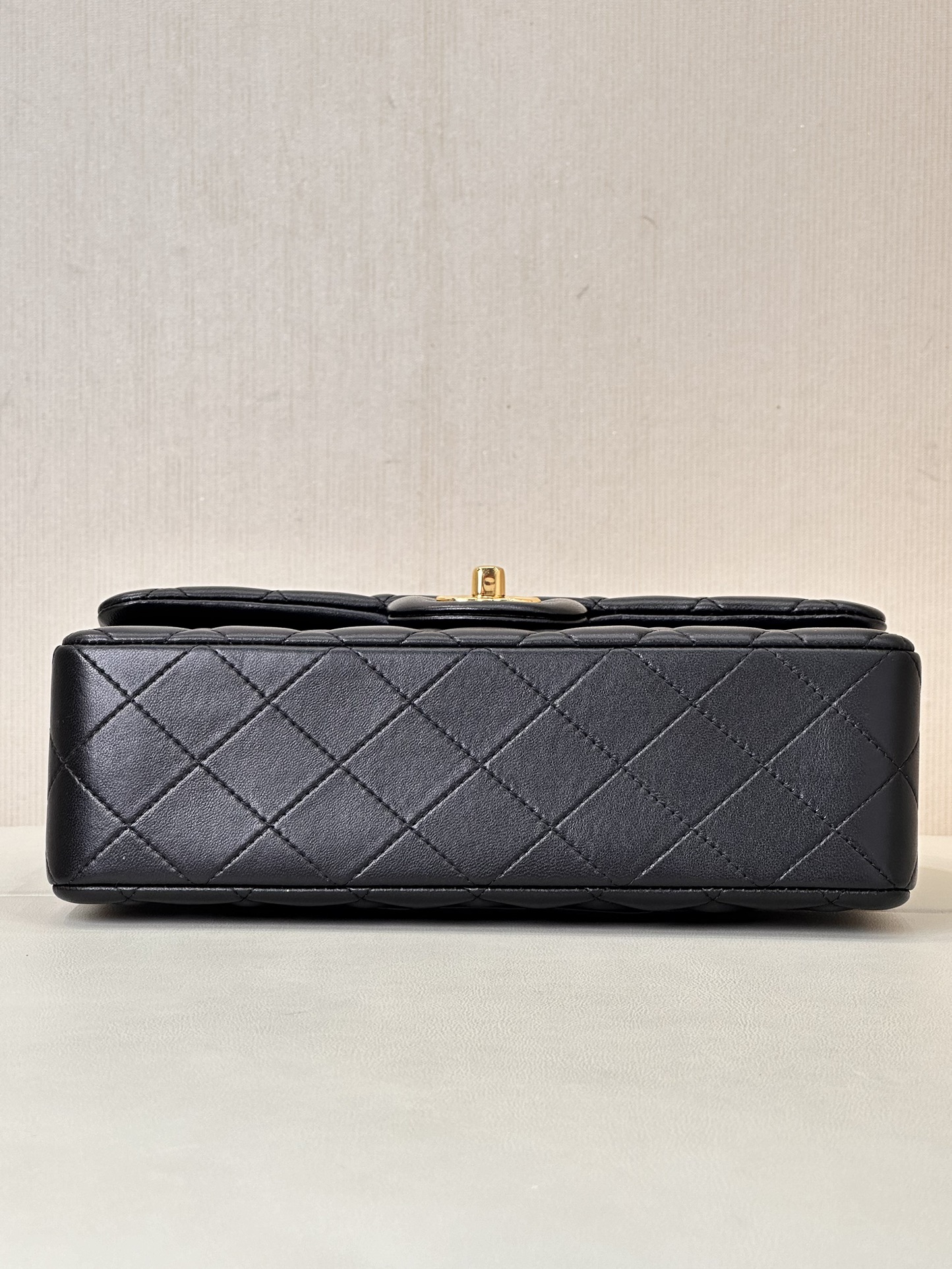 Chanel SMALL CLASSIC HANDBAG