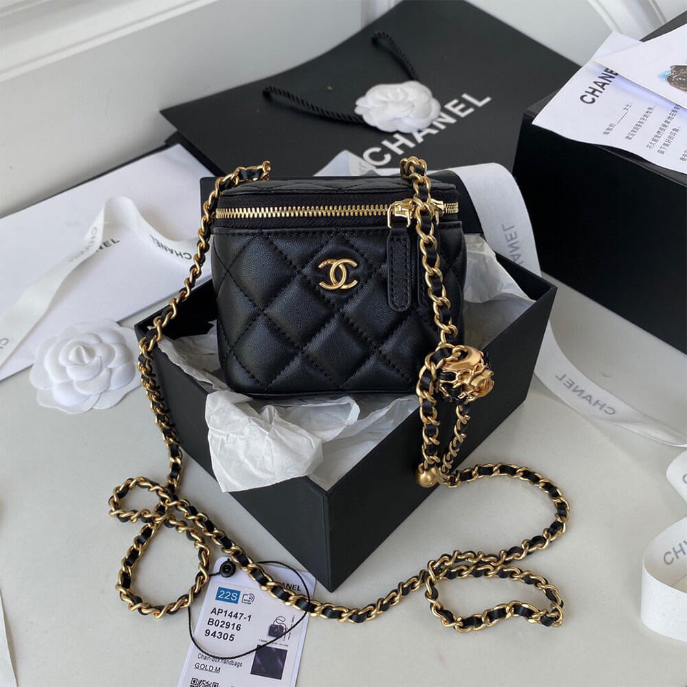 Chanel SMALL VANITY WITH CHAIN