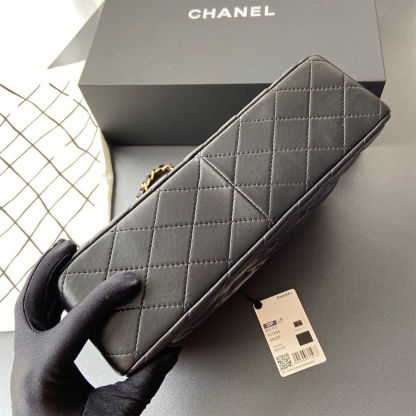 CHANEL Classic Double Flap Jumbo