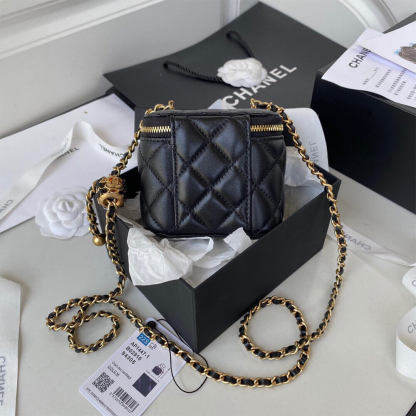 Chanel SMALL VANITY WITH CHAIN