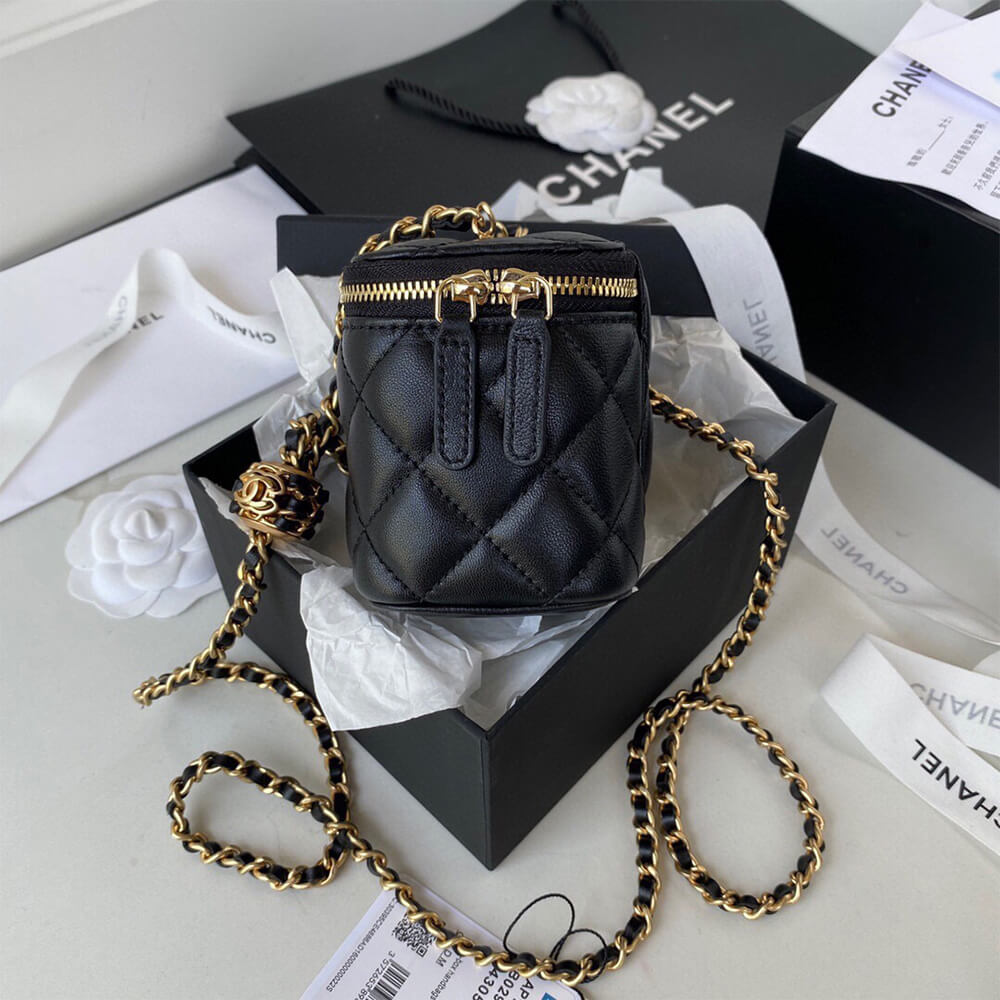 Chanel SMALL VANITY WITH CHAIN
