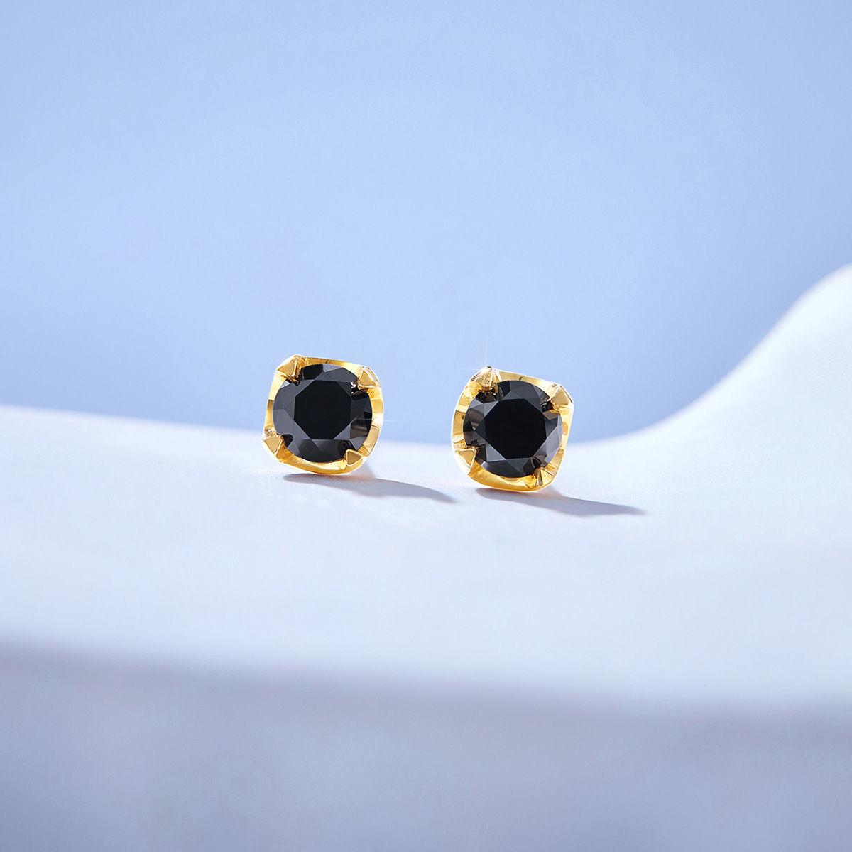 AU750 Gold Carbonado Stud Earrings