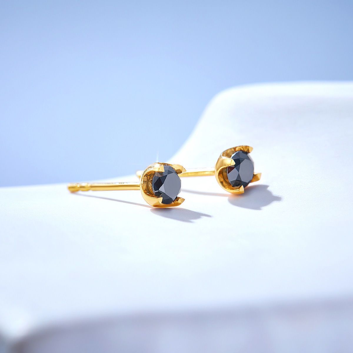 AU750 Gold Carbonado Stud Earrings