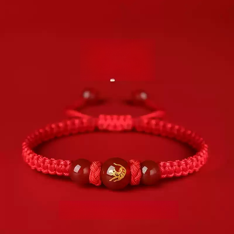 สร้อยข้อมือเชือกสีแดง12ราศีนำโชคดีในปีงูค.ศ.2025