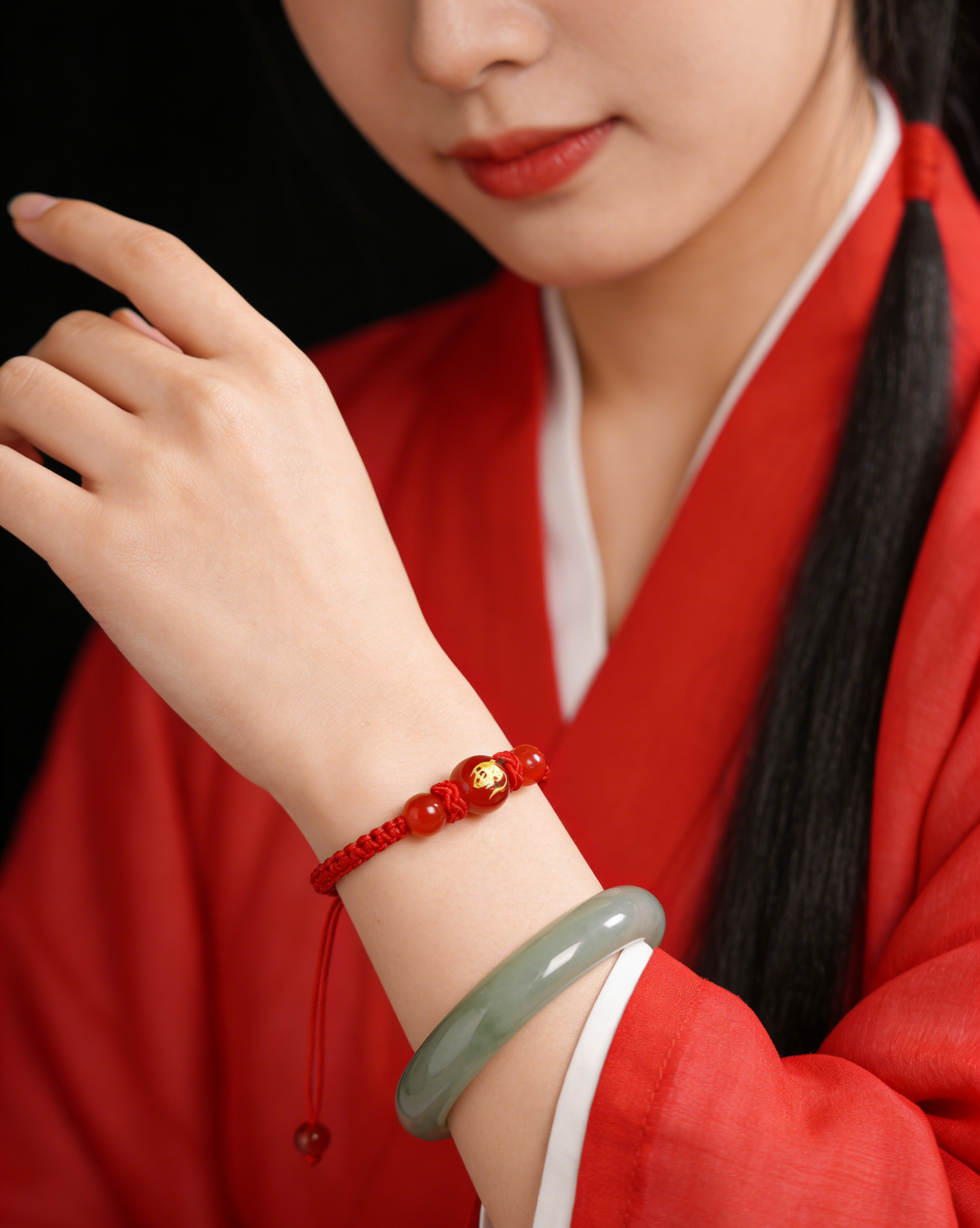 สร้อยข้อมือเชือกสีแดง12ราศีนำโชคดีในปีงูค.ศ.2025