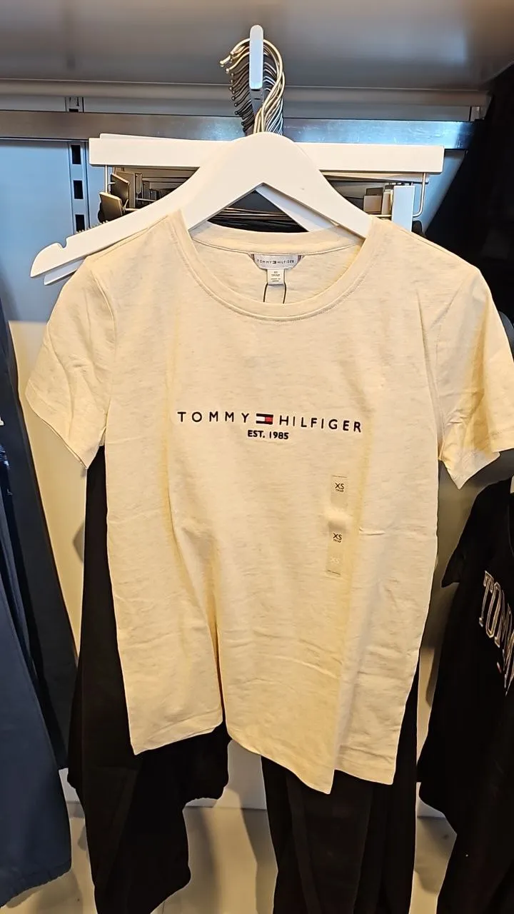 [S] TOMMY HILFIGER EMBROIDERED TOMMY LOGO T-SHIRT,BEIGE   (SIN385XS)