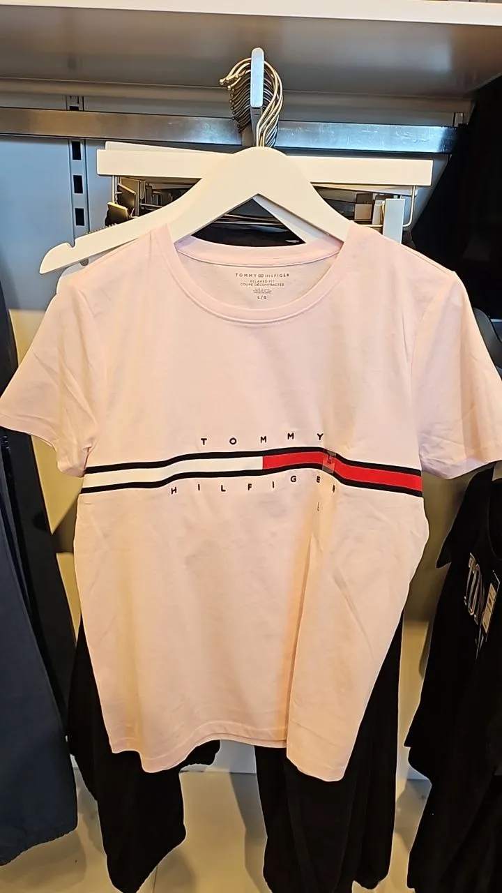 [S] TOMMY HILFIGER EMBRIDERED FLAG STRIPE LOGO T-SHIRT,PINK  (SIN409)