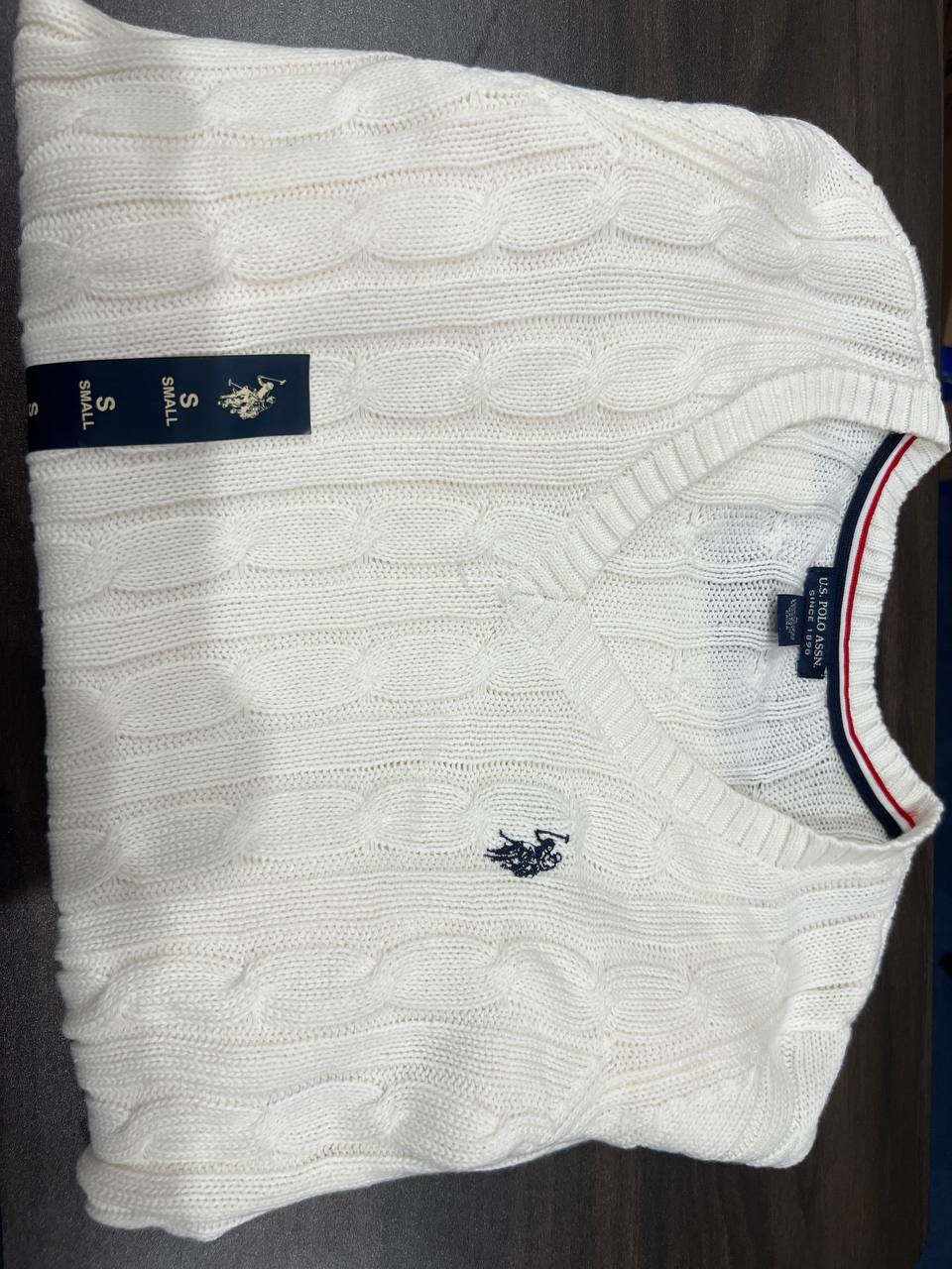 [S] US POLO SMALL LOGO PATCH V-NECK CABLE KNET CARDIGAN,IVORY  (SIN452)