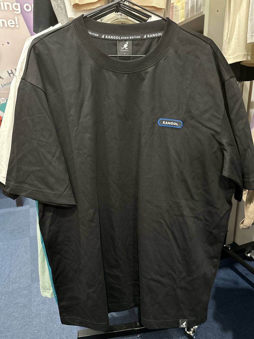 [S] KANGOL SMALL LOGO LETTERING PATCH T-SHIRT BLACK  (SIN504)