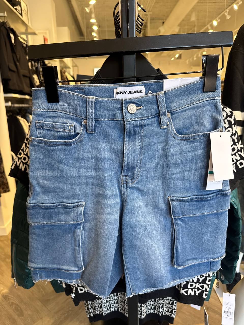 [S] DKNY HIGH RISE UTILITY SHORT,MILLESTONE  (SIN729)