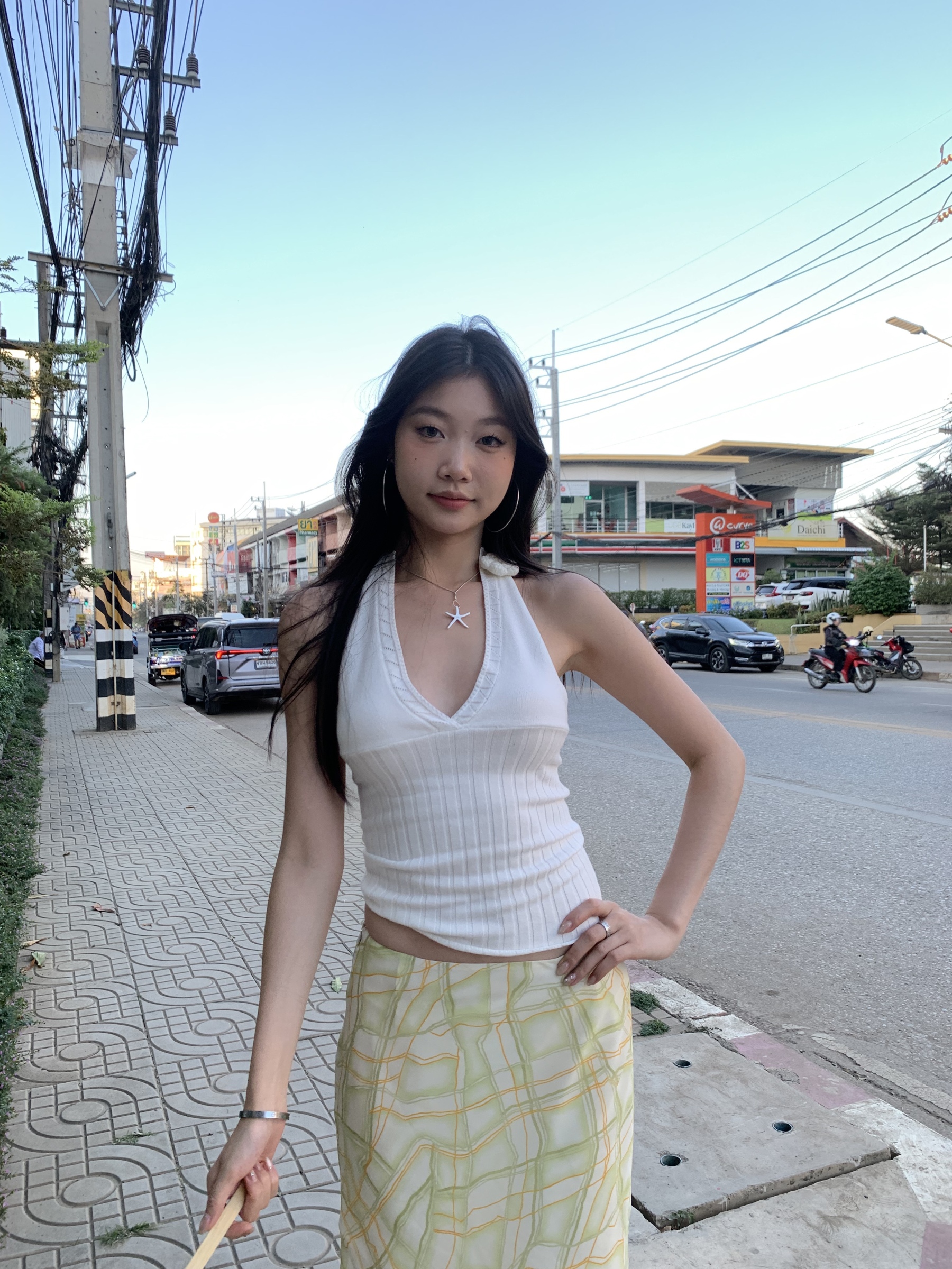 Bestie knitted shirt, sexy V-neck off-shoulder bra, neck strap design