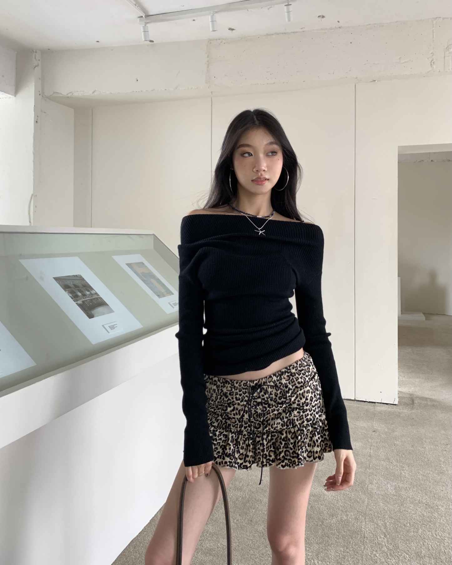 Black long-sleeved shirt