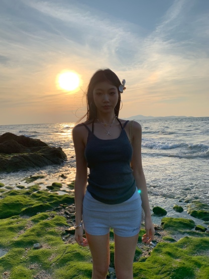 Two-sided knitted tank top, sexy style, stretchy, tight, can be worn as an inner shirt, sleeveless