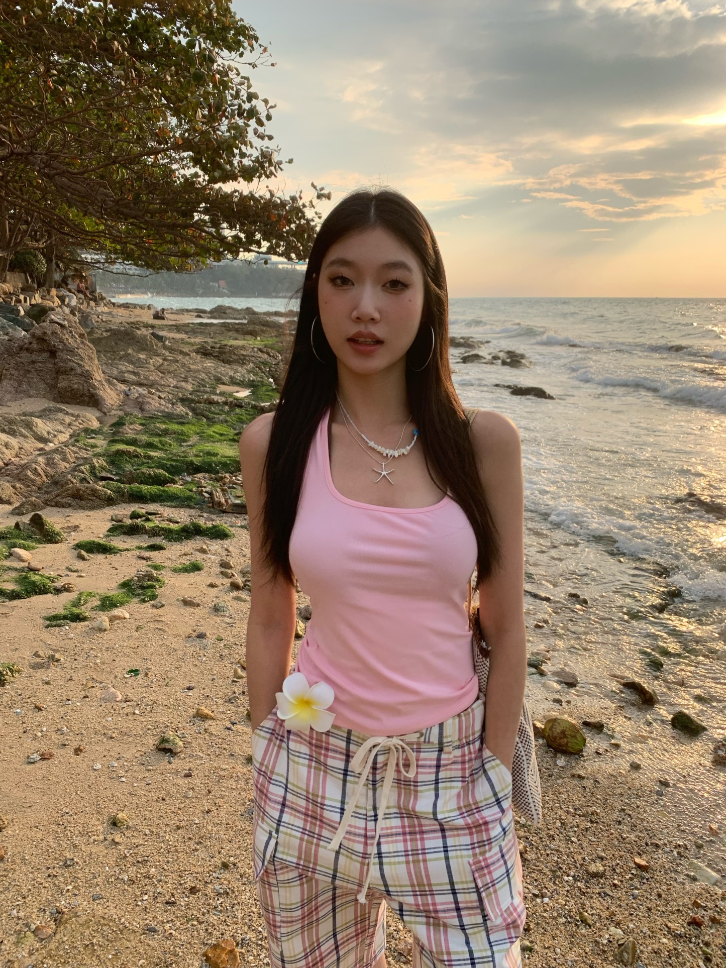 Pink halter neck tank top, summer, slim fit, suitable as an inner shirt, simple and elegant, solid color