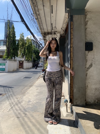 Tiger print flared pants for hot girls, low waist, wide legs, straight cut, comfortable to wear, new fashion