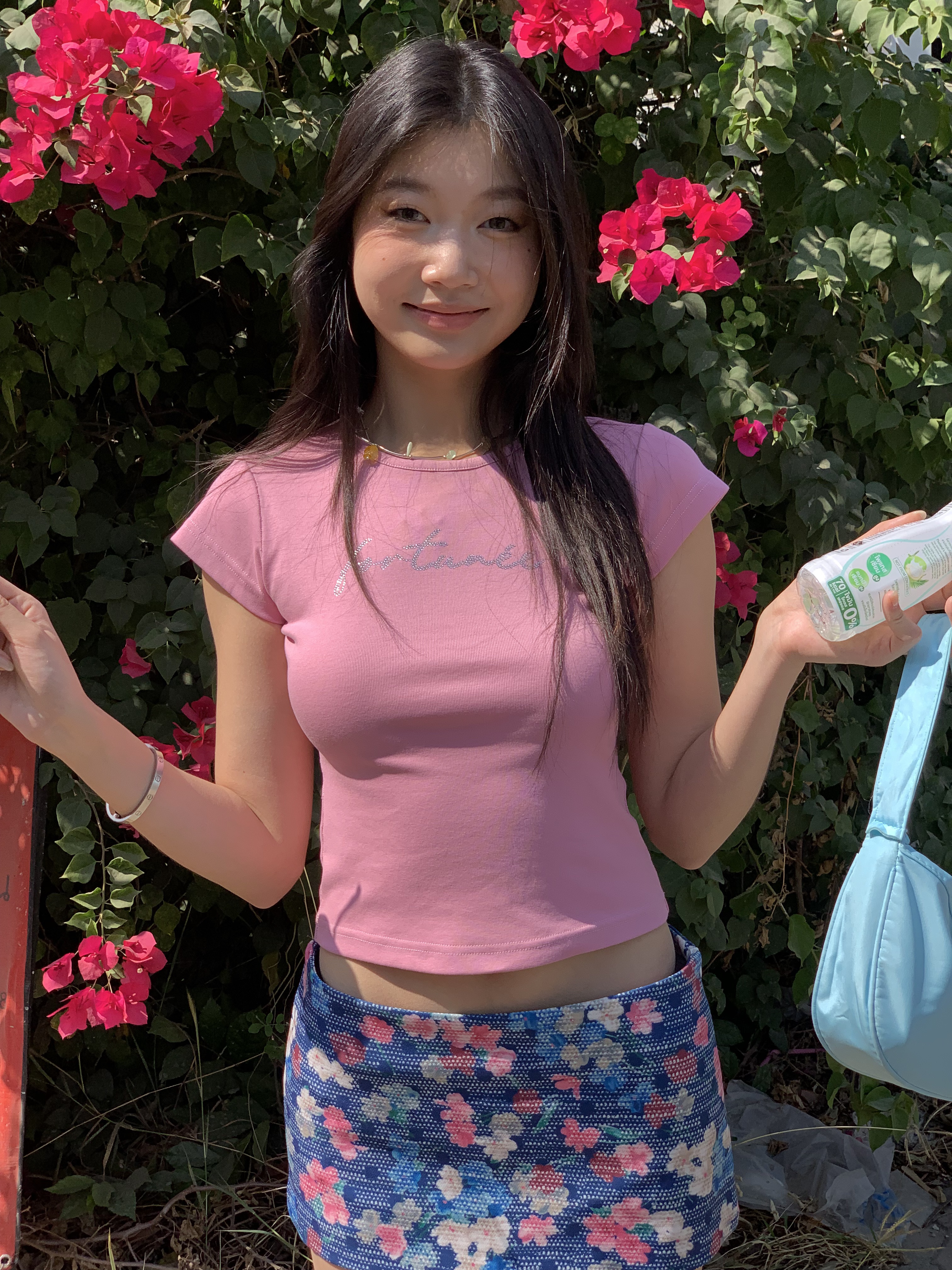 Pink short-sleeved round neck slim-fit T-shirt, spicy style