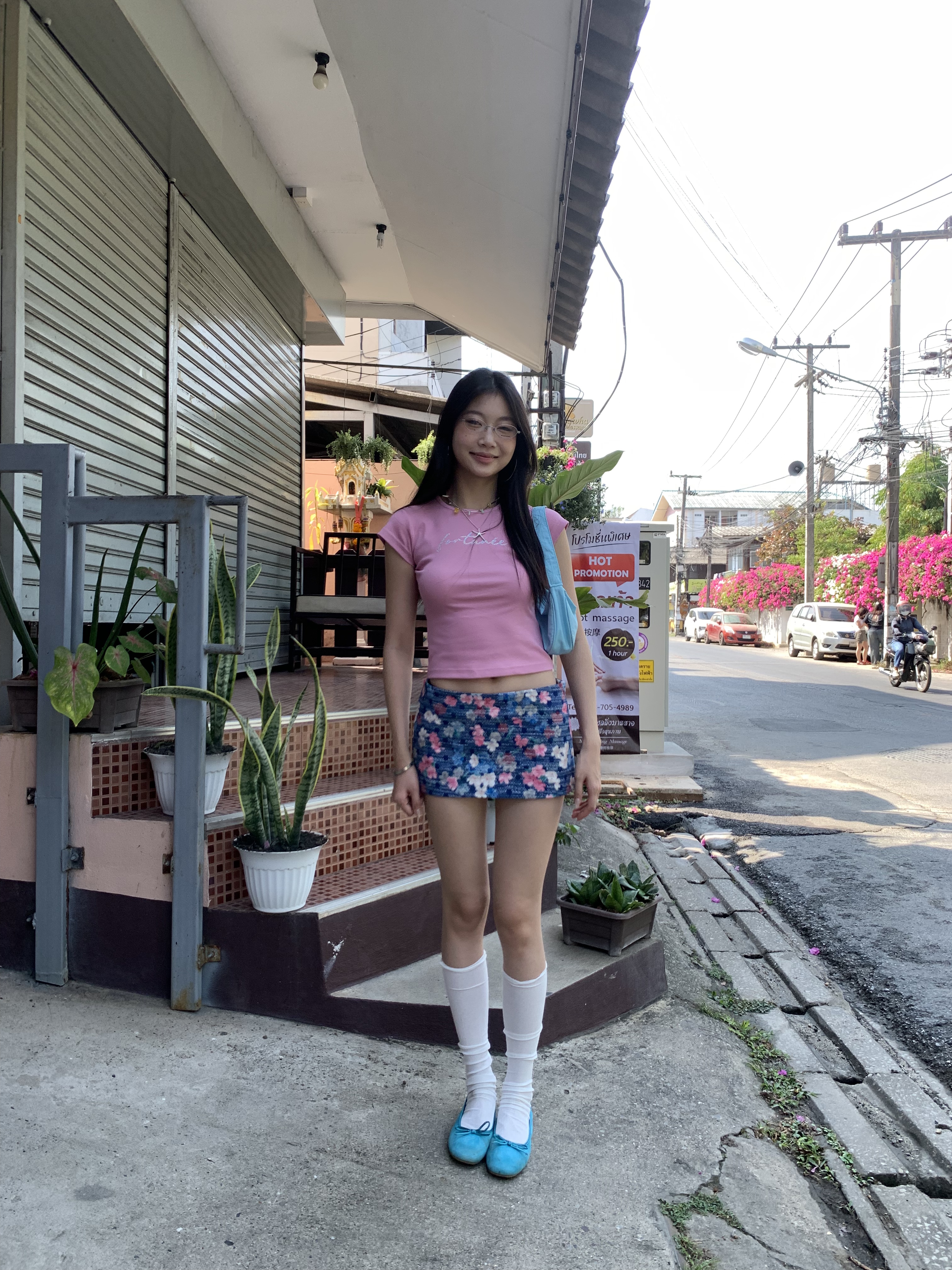 Vintage floral print low-waisted slim-fit mini skirt