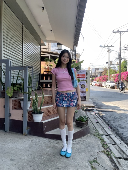 Vintage floral print low-waisted slim-fit mini skirt