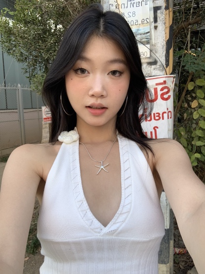 Bestie knitted shirt, sexy V-neck off-shoulder bra, neck strap design