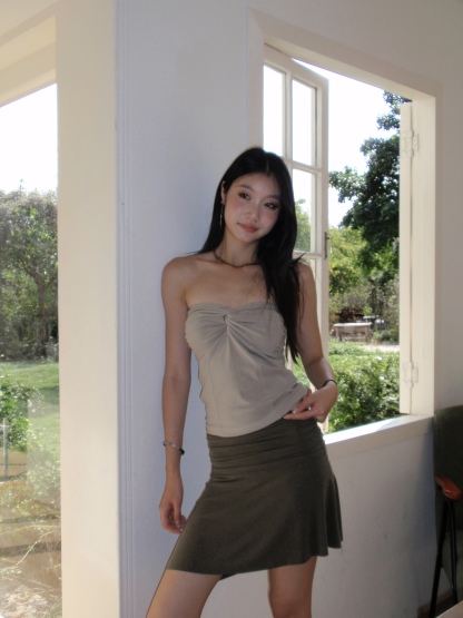 Twisted design tube top, solid color, slim fit style, sexy, easy to wear