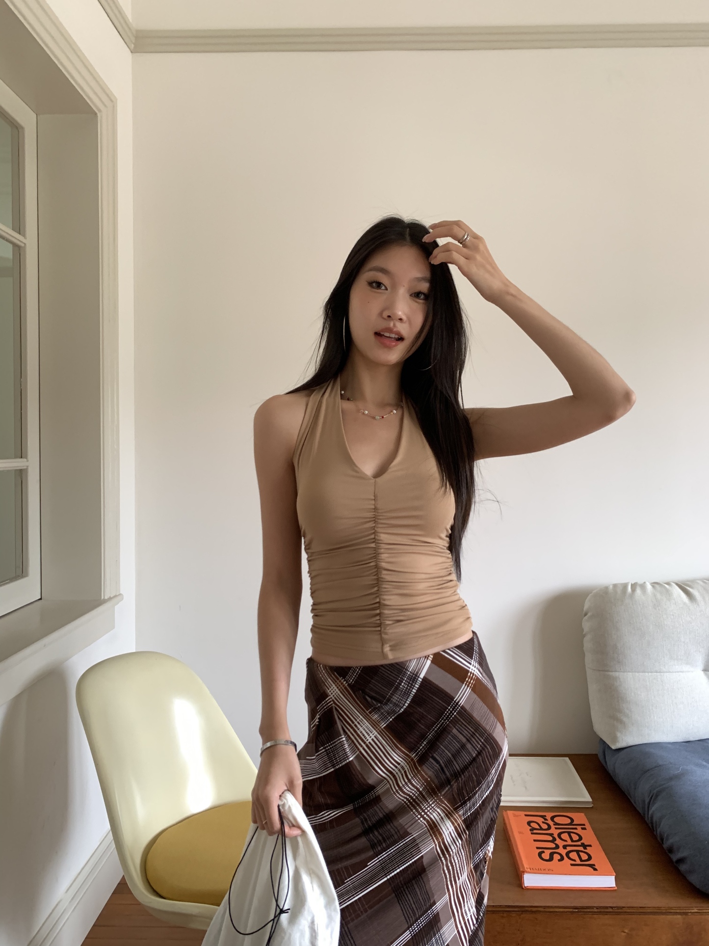 Strapless top with pleated design, backless, slim fit