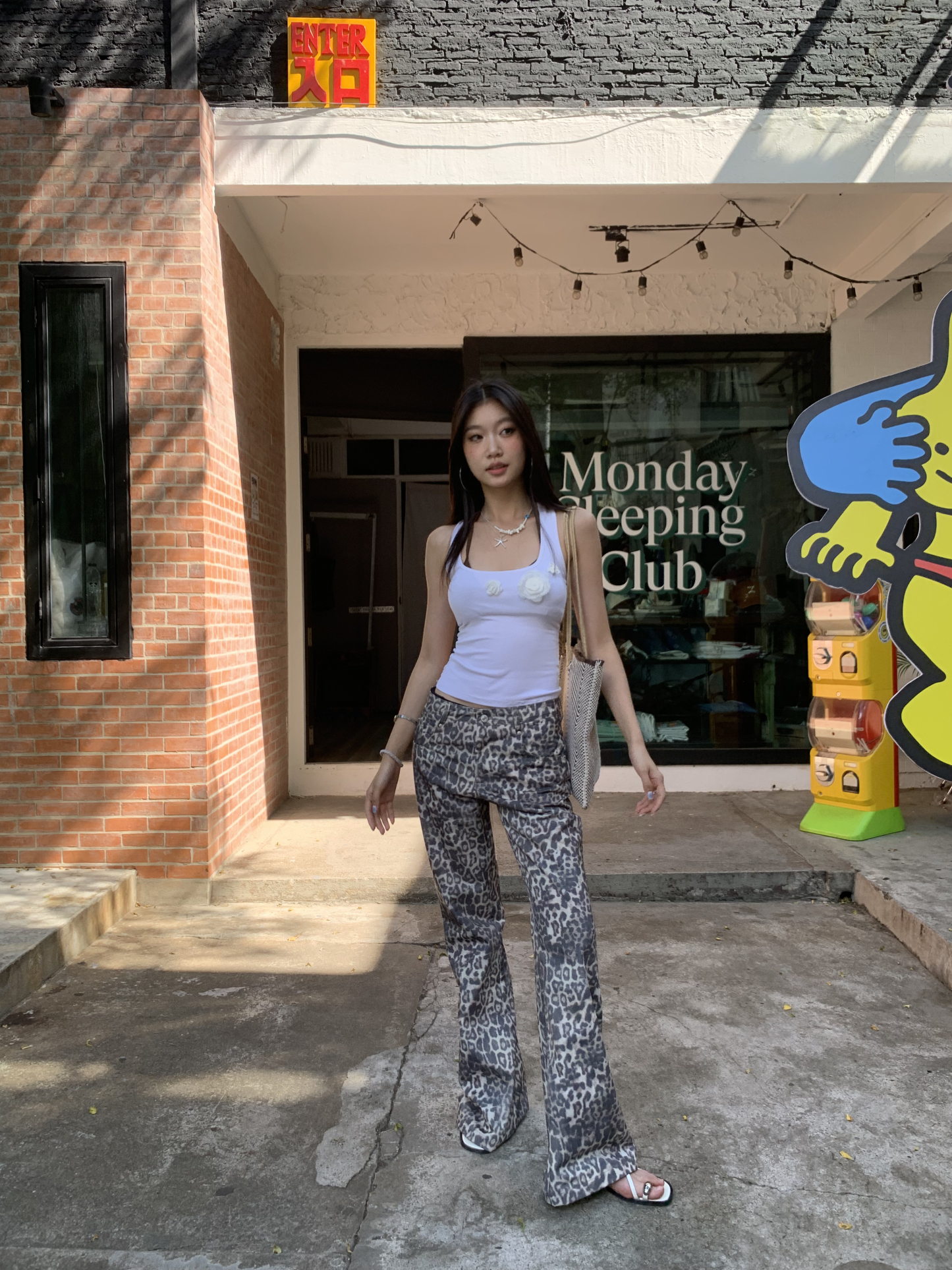 Tiger print flared pants for hot girls, low waist, wide legs, straight cut, comfortable to wear, new fashion