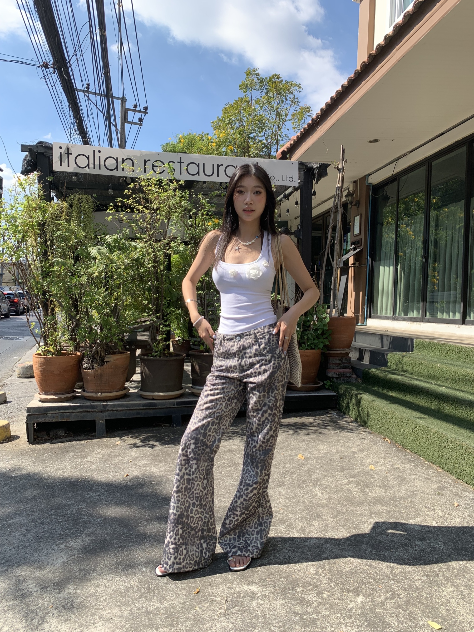 Tiger print flared pants for hot girls, low waist, wide legs, straight cut, comfortable to wear, new fashion