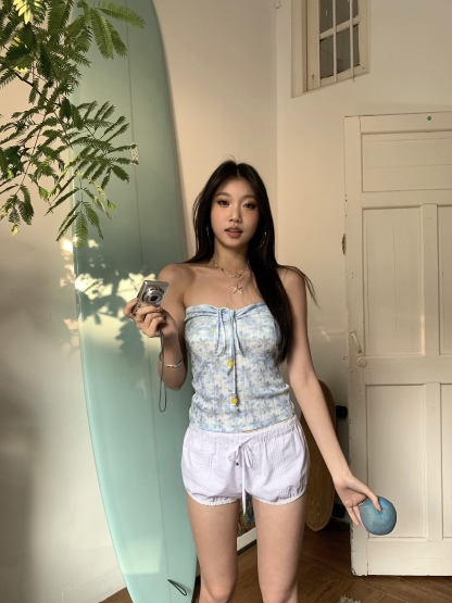 Cute and fresh style short tube top, blue color, daisy print, decorated with beads