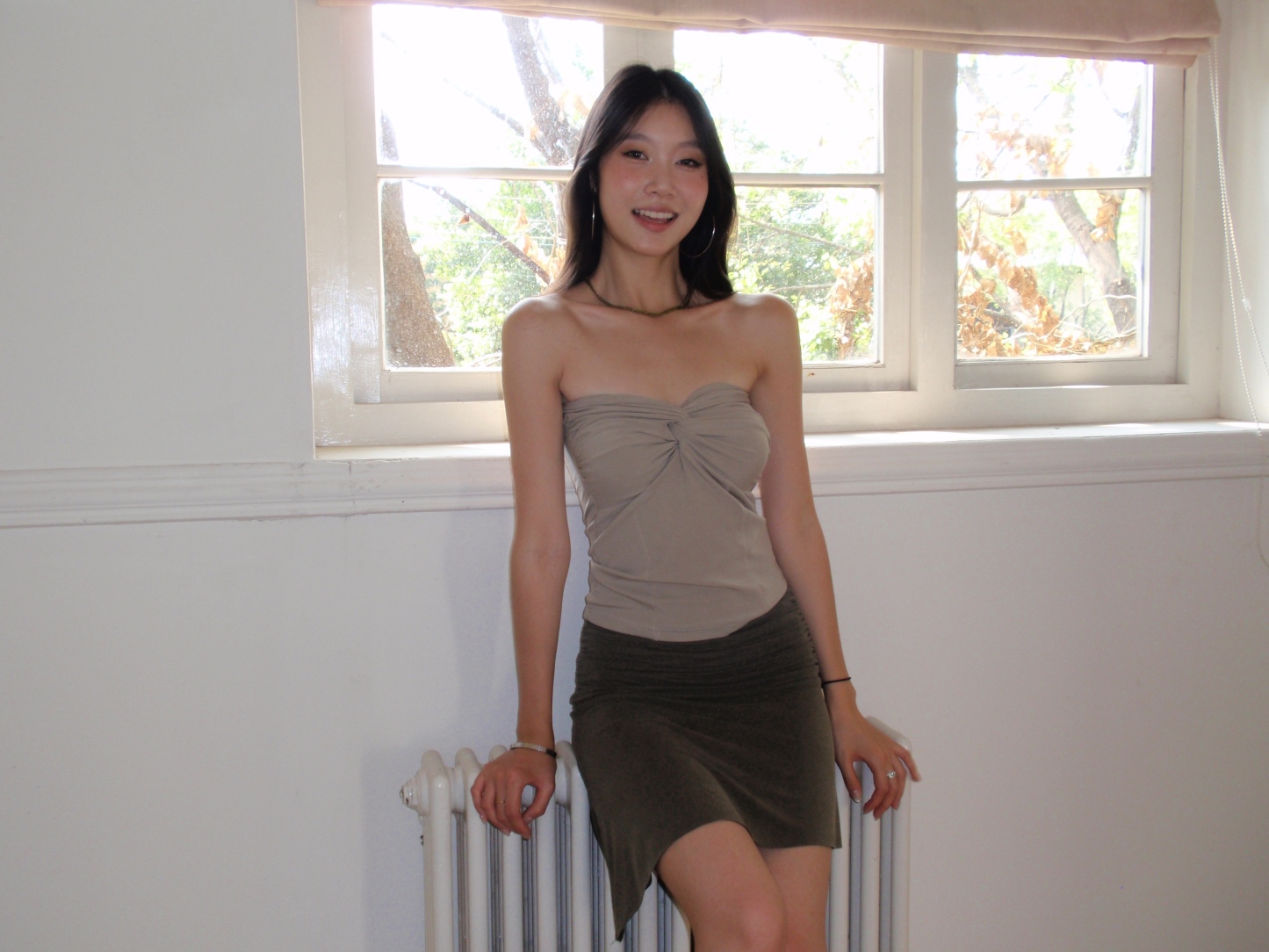 Twisted design tube top, solid color, slim fit style, sexy, easy to wear