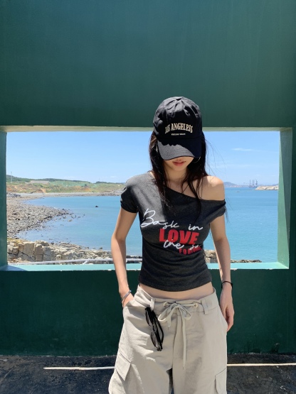 Vintage slim fit short sleeve crop top