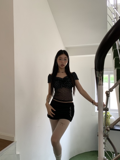 Skirt pants with diamond decorations on the sides