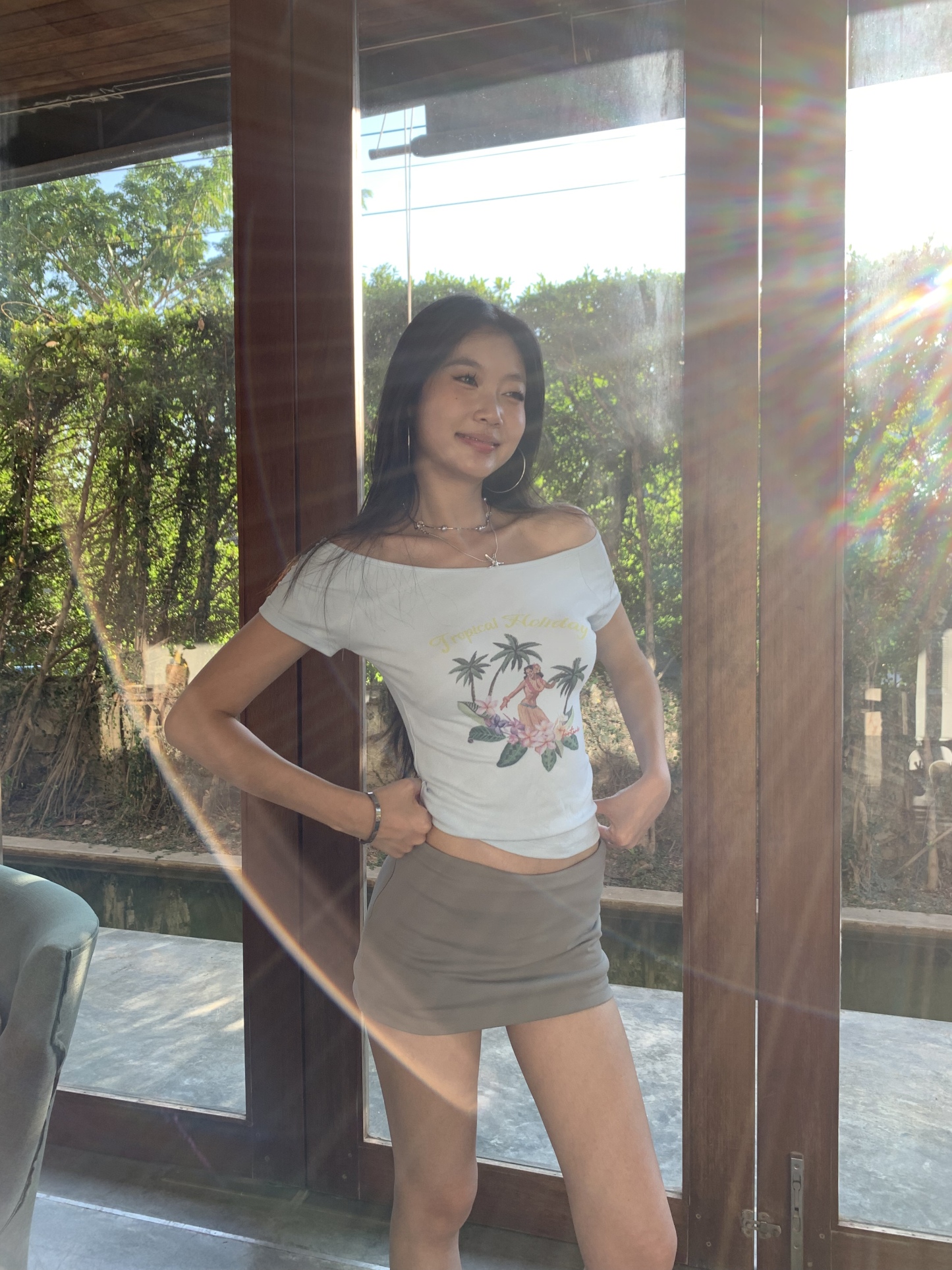 Wide-neck, open-shoulder T-shirt in light blue, Baby Blue tone, short sleeves, highly stretchable, form-fitting, easy to match.