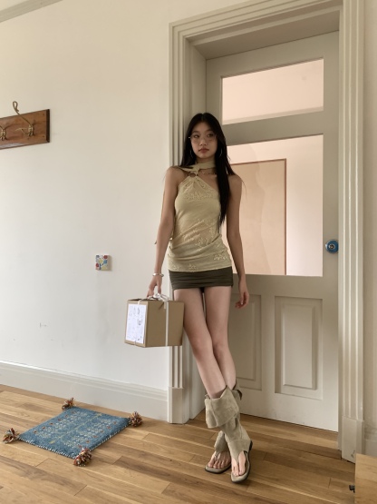 Green low-waist tight skirt, pleated stretch fabric, hot girl style