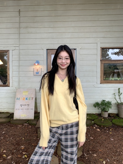 Soft yellow knitted sweater, loose style