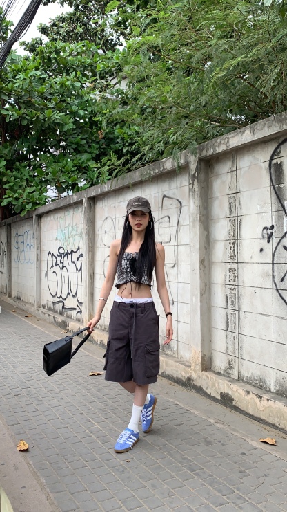 Vintage pants with pockets on both sides, wide legs, cool, women's pants