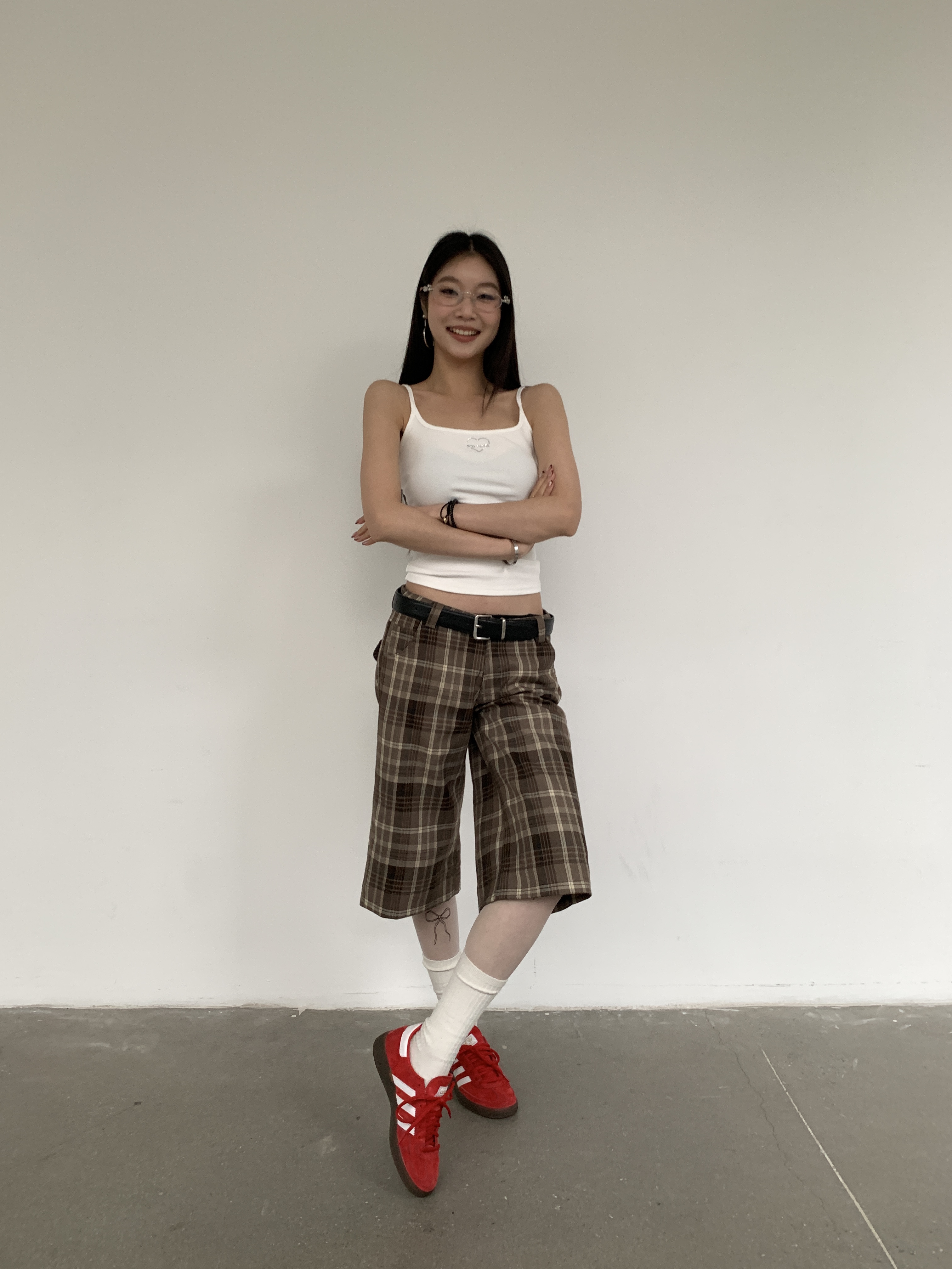 Women's brown three-quarter pants, stylish and cool, straight-legged pants, vintage style