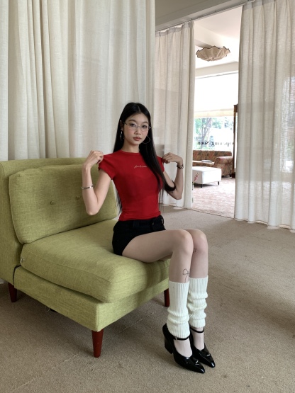 Women's Red and Blue Short Sleeve T-Shirt, Straight Shoulder, Letter Diamond Pattern, Slim Fit T-Shirt