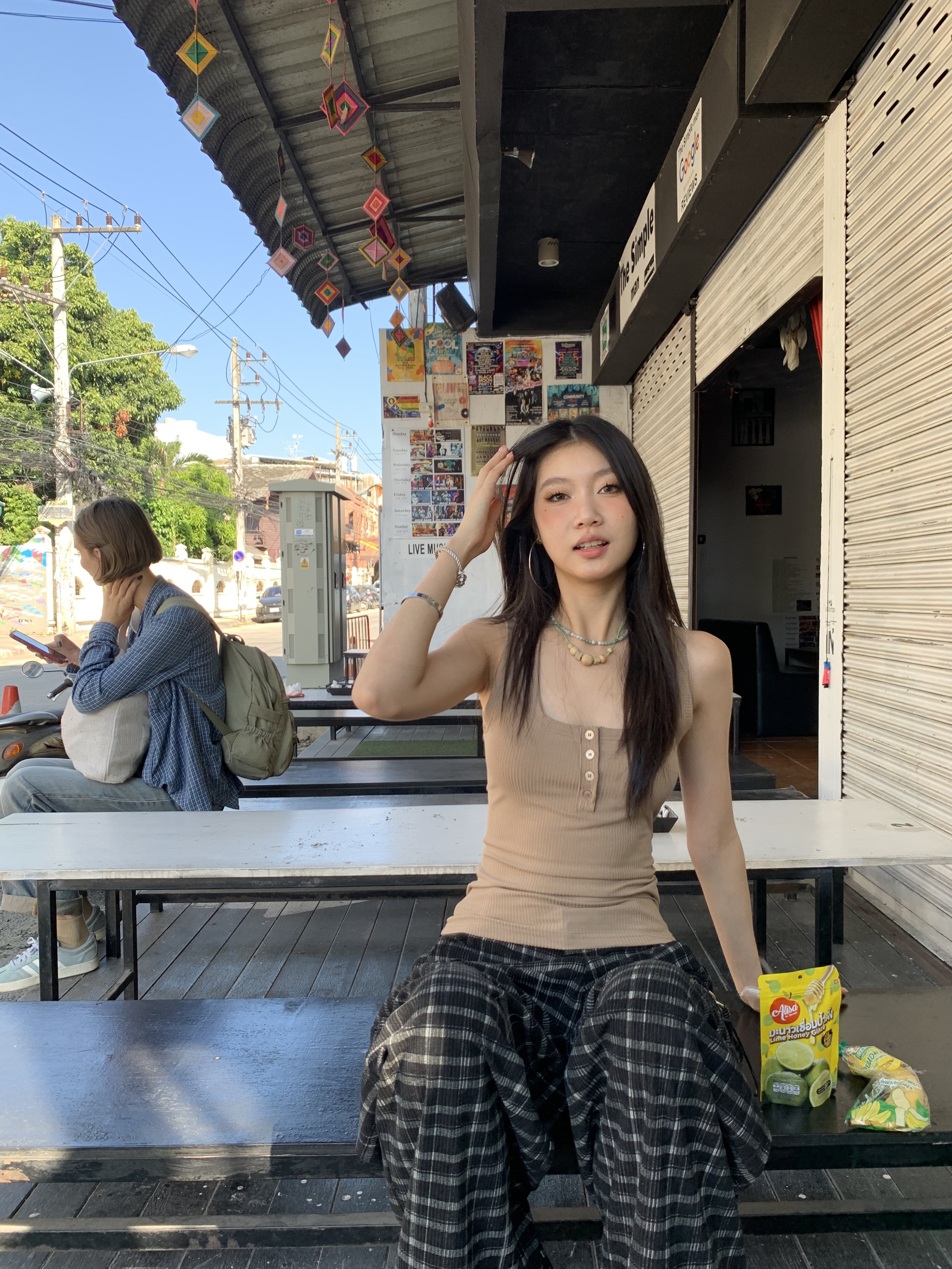 Two-tone button-up vest with a slim-fit design that helps tighten the waist