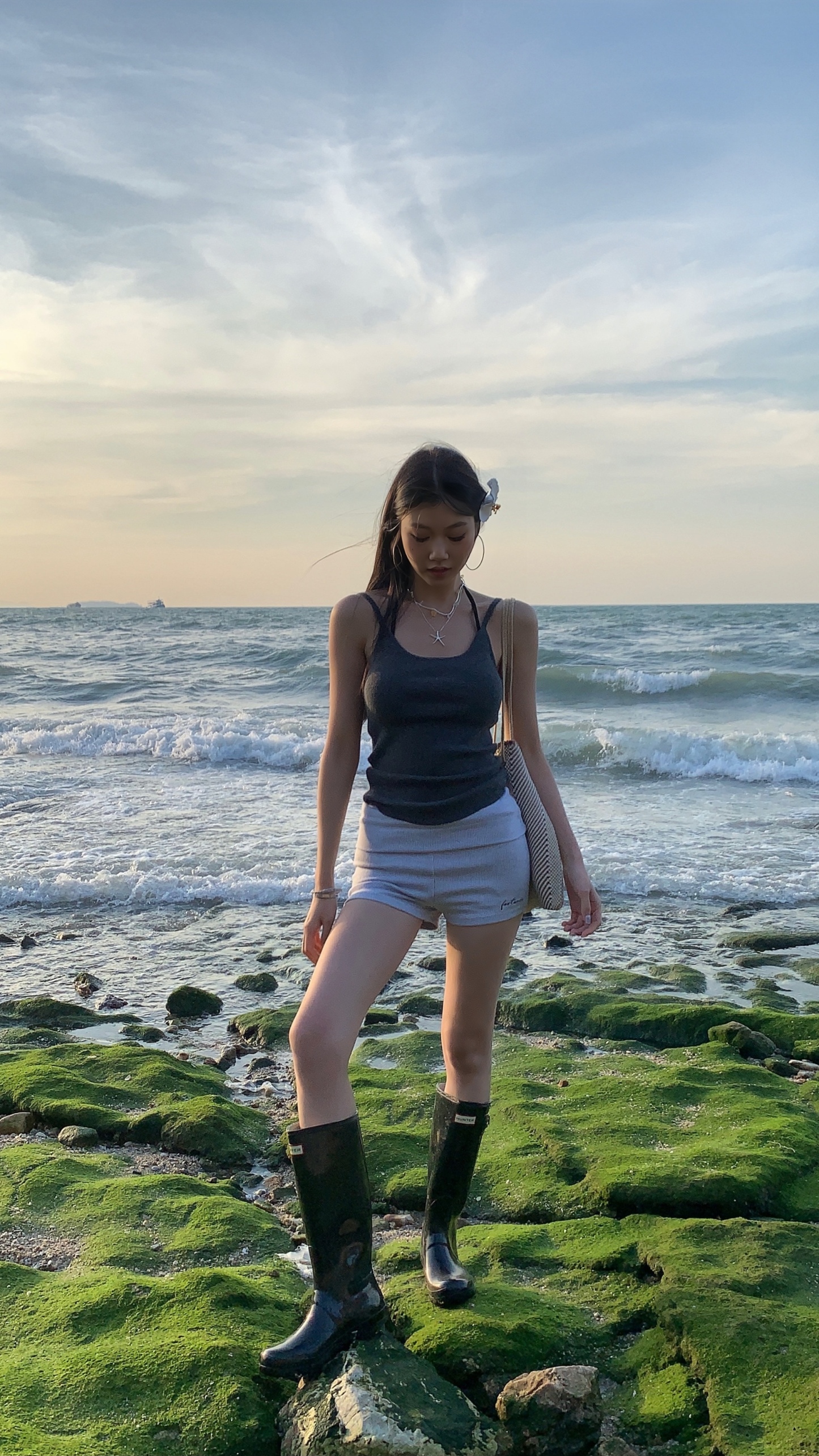 Two-sided knitted tank top, sexy style, stretchy, tight, can be worn as an inner shirt, sleeveless