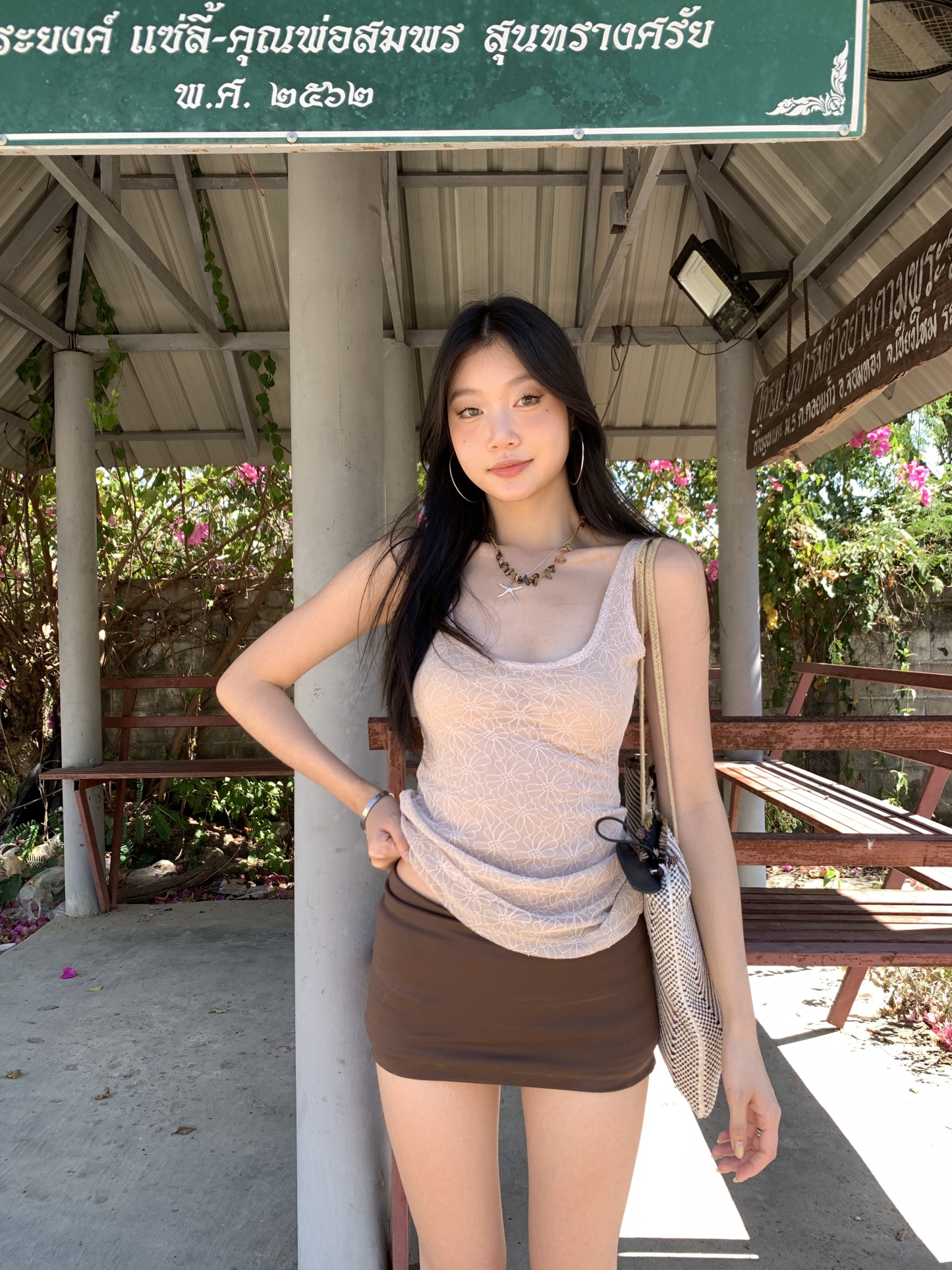Floral lace U-neck tank top, light and transparent, sexy style